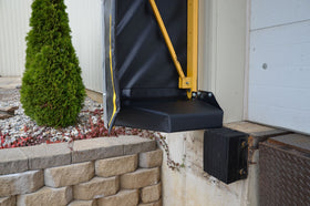 Vestil Retractable Dock Shelter