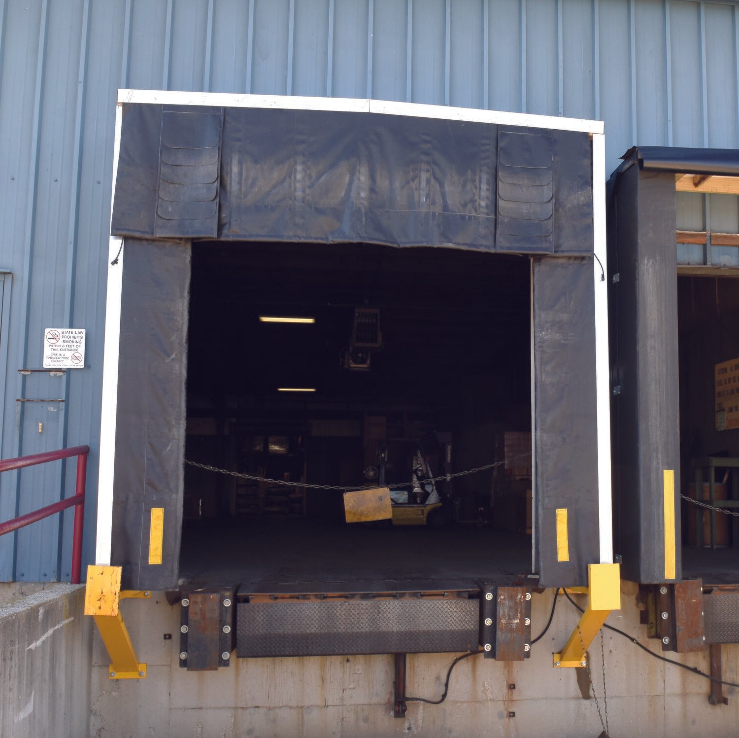Vestil Vinyl Dock Shelter