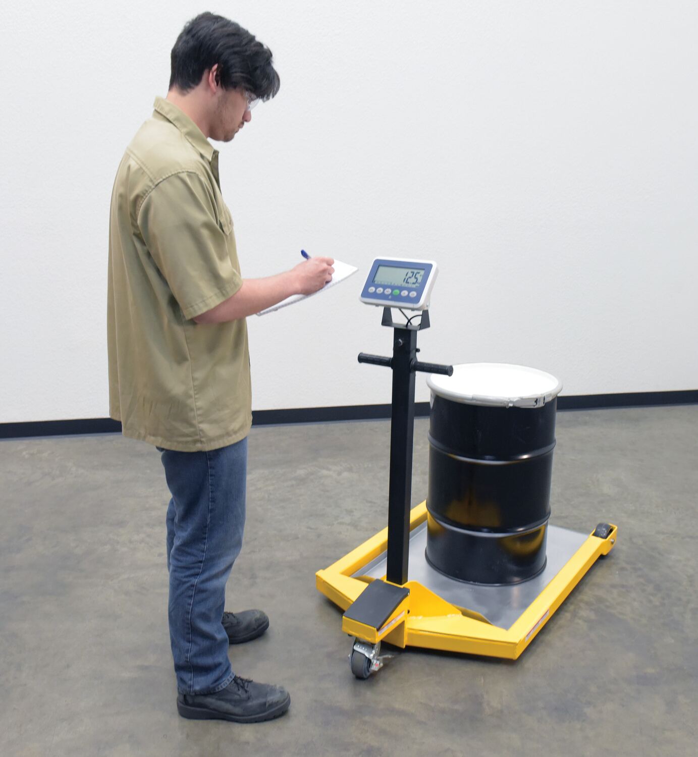 Vestil Steel Low Platform Scale 24 In. x 36 In. 800 Lb. Capacity Yellow/Black