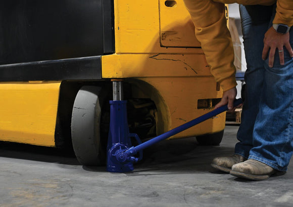 Vestil Steel Mechanical Screw Jack 8-7/16 In. x 6-5/16 In. x 35-3/4 In. 40,000 Lb. Capacity Blue